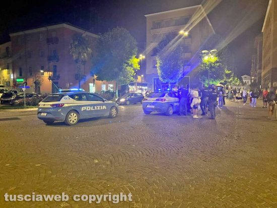 Rissa a piazza del Sacrario - Intervento della polizia 