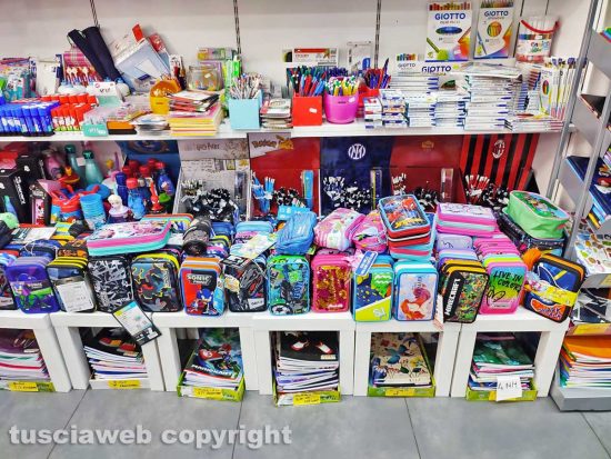 Civitavecchia - Prezzi sempre più altri per il materiale scolastico 