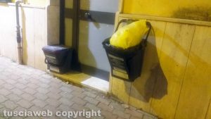 Civitavecchia - I mastelli della differenziata
