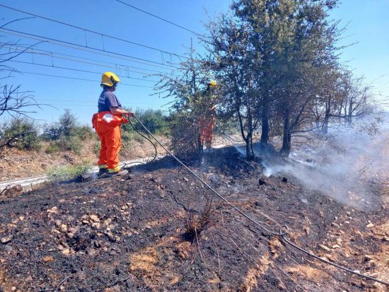 Tarquinia - Incendio a bordo ferrovia