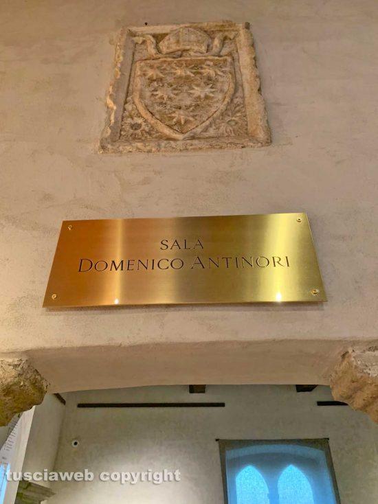 Sutri - Palazzo Doebbing - L’intitolazione con targa a una sala del museo in ricordo di Domenico Antinori