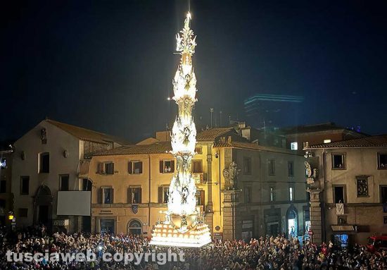 Santa Rosa - Gloria a piazza del comune