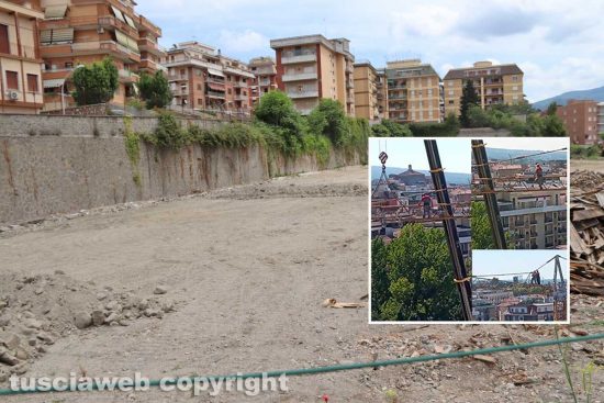  Ex caserma Palmanova - Installata la gru per ii primo stralcio della ricostruzione