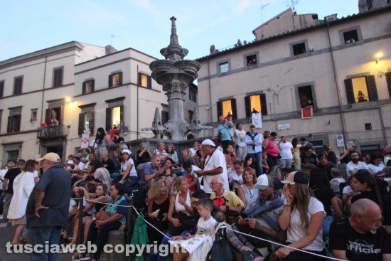 Macchina di Santa Rosa - Gloria 2023 - Fontana grande invasa dalle persone