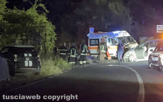 Scontro a Bagnaia - Intervento di vigili del fuoco, 118 e polizia stradale