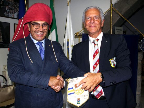 Viterbo - Il Rotary club incontra Raffaele Ascenzi per il "Cambio del ciuffo"