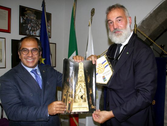 Viterbo - Il Rotary club incontra Raffaele Ascenzi per il "Cambio del ciuffo"