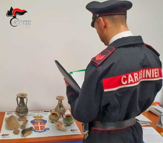 Rieti - Ritrovamento anfore e coppe etrusco-romane