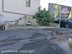 Viterbo - Perdita d'acqua a piazzale Romiti