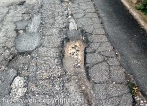 Viterbo - Bagnaia - Crateri in via Fortunato del Tavano