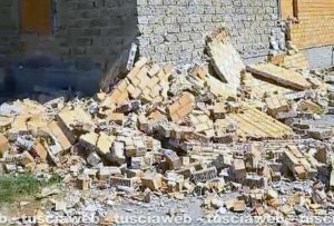 Corchiano - Cede controparete su un ponteggio
