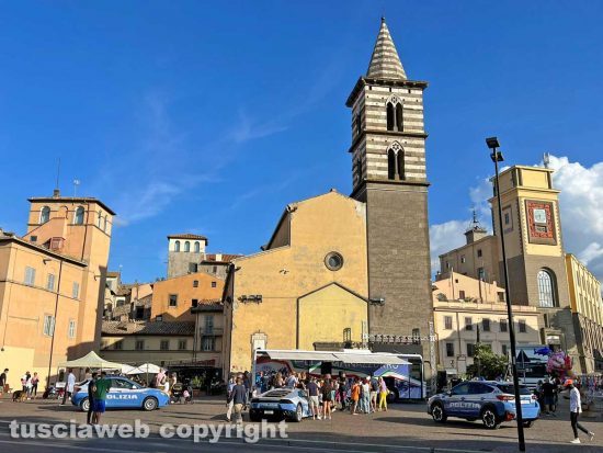 Viterbo - L'iniziativa della Polizia a piazza Martiri d'Ungheria