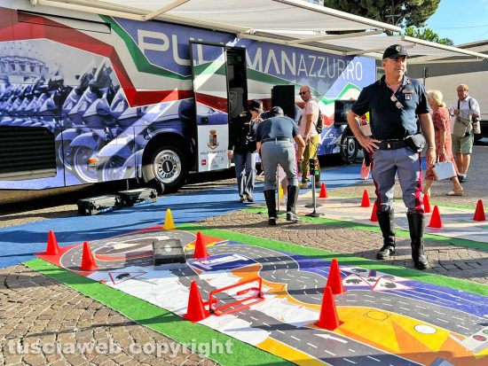 Viterbo - L'iniziativa della Polizia a piazza Martiri d'Ungheria