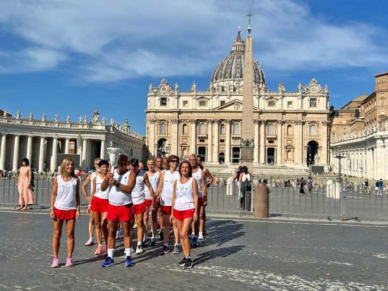 Città del Vaticano - Accensione fiaccola Lux Rosae