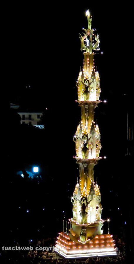 Viterbo - La Macchina di Santa Rosa a piazza del Teatro