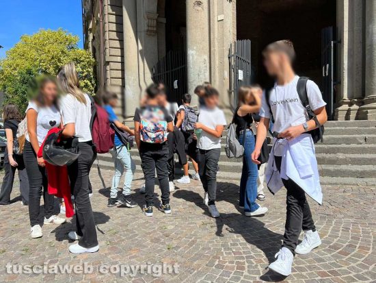 Viterbo - Primo giorno di scuola al Buratti