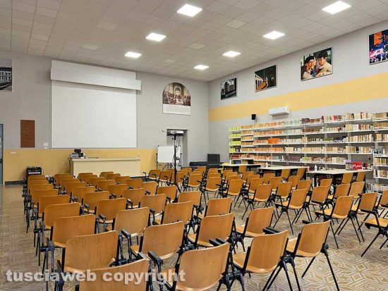 Viterbo - L'aula magna dell'istituto superiore Mariano Buratti
