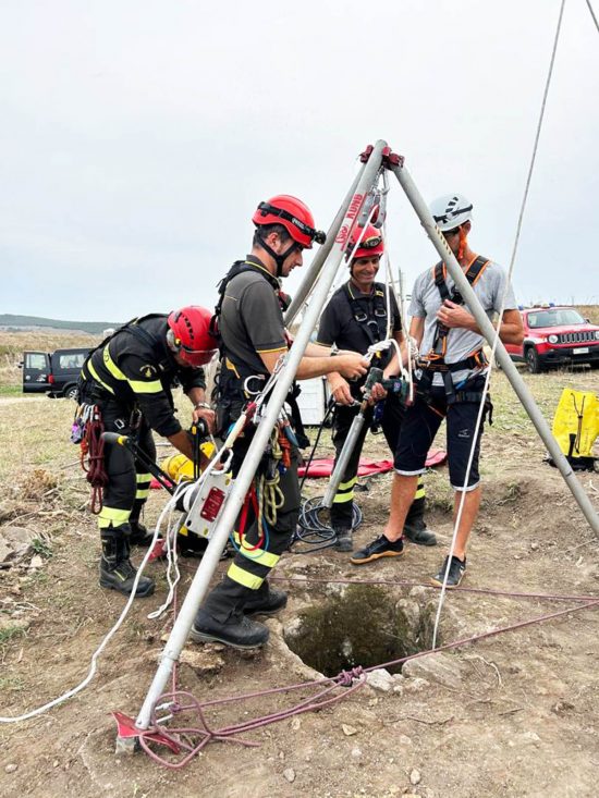 Tarquinia - I vigili del fuoco al Piano della Civita