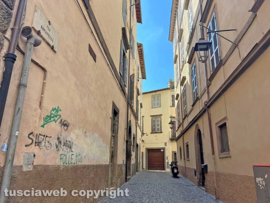 Viterbo - Il centro storico tra via Romanelli e piazza Padella