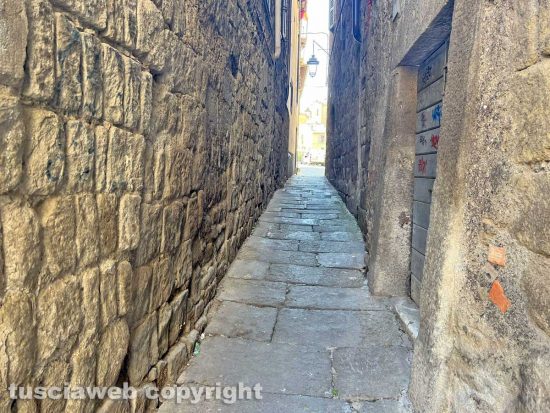Viterbo - Il centro storico tra via Romanelli e piazza Padella