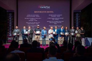 Daniele Canestro di "Da Nando al pallone" premiato alla Milano wine week awards"