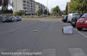 Viterbo - Via Corrado Alvaro - Scatoloni abbandonati dopo il mercato del sabato