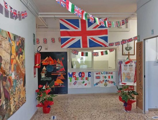 Montefiascone - La visita dell'ambasciatore inglese all'istituto comprensivo "Anna Molinaro"