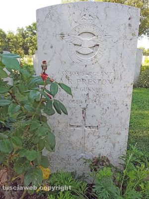 Bolsena - Cimitero del Commonwealth - La lapide di Arthur Ronald Preston 