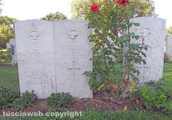 Bolsena - Cimitero del Commonwealth - Le lapidi di Hayward, Bryant, Kendall e Preston