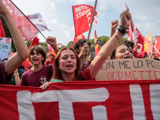 Roma - Il corteo della manifestazione "La via maestra"
