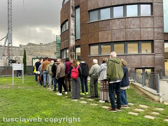 I Pirati della bellezza - Tutti in fila per vedere Marco Travaglio