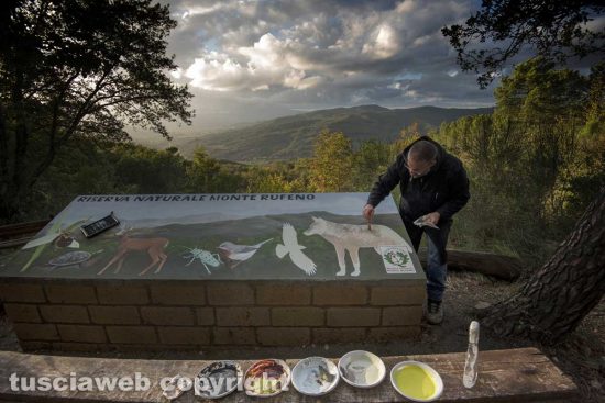 Preziosi con il murales