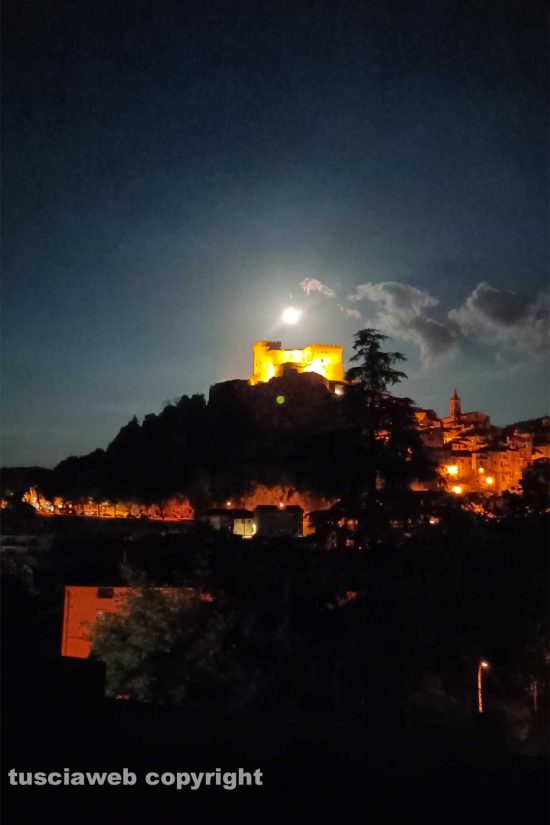 Luna piena a Soriano nel Cimino