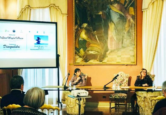 Viterbo - Conferenza di Eta Beta alla sala assemblee della fondazione Carivit