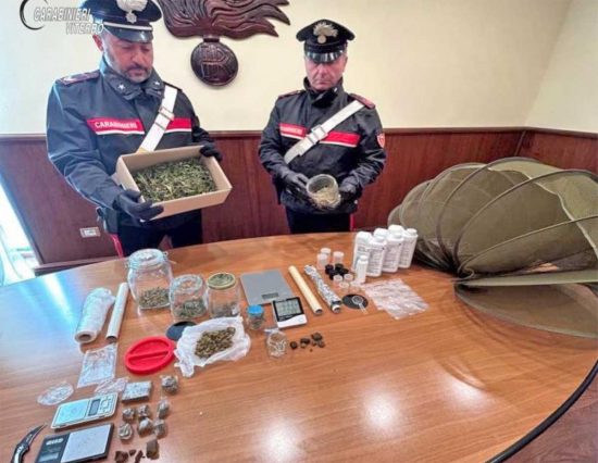 Viterbo - La droga sequestrata dai carabinieri