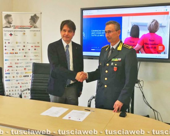 Firma protocollo d'intesa Pnrr tra guardia di finanza e Asl - Il commissario straordinario Egisto Bianconi e il comandante provinciale Carlo Pasquali