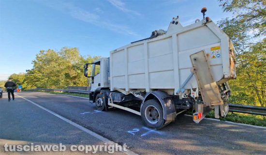 Viterbo - Auto contro camion sulla Teverina