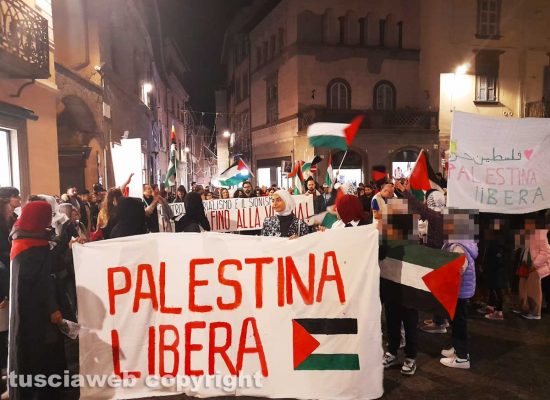 Viterbo - La manifestazione per la pace