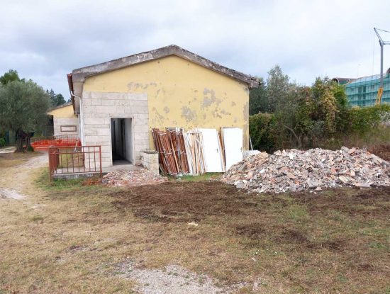 Viterbo - Spogliatoi campo scuola