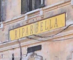 Gallese - La dismessa stazione Rfi rinominata Riparbella