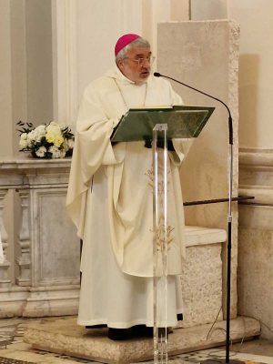 Il vescovo Marco Salvi
