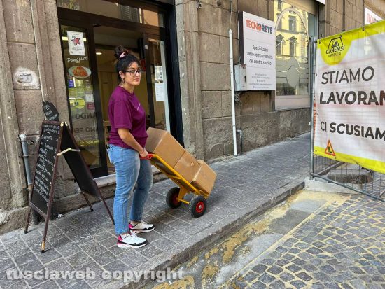Viterbo - Una commerciante di via Matteotti