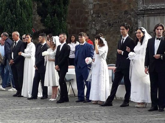 Tuscania - La sfilata di abiti da sposa d’epoca “La Sposa nel Tempo”