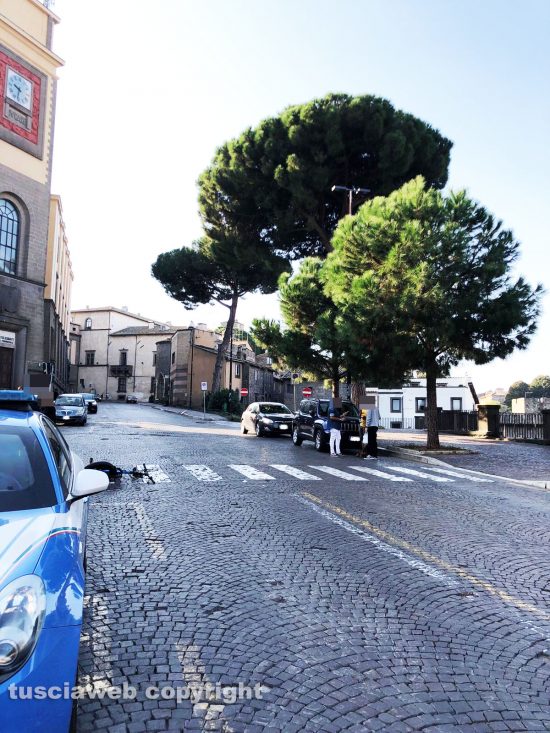 Viterbo - Ciclista cade in via Ascenzi