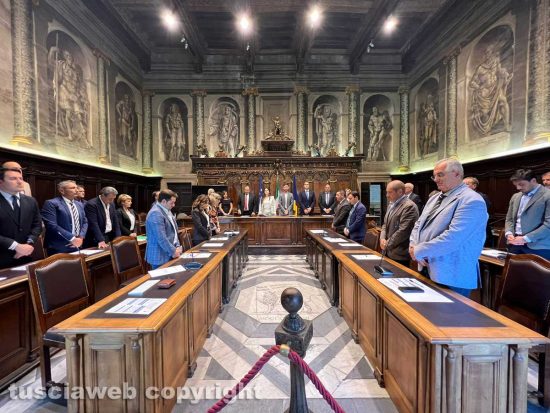 Viterbo - Assemblea regionale Anci - Il minuto di silenzio per Diego Bertocchi