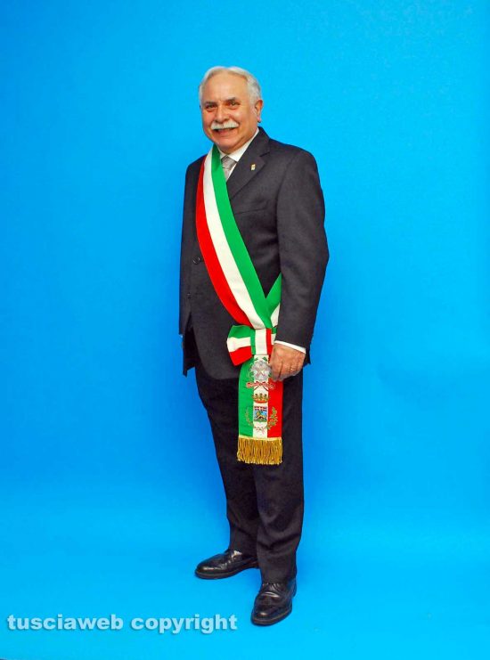 Viterbo - Il consigliere Ugo Poggi vestito da assessore