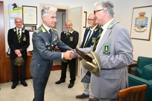 Viterbo - La visita del comandante regionale della guardia di finanza Virgilio Pomponi