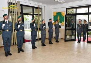 Viterbo - La visita del comandante regionale della guardia di finanza Virgilio Pomponi