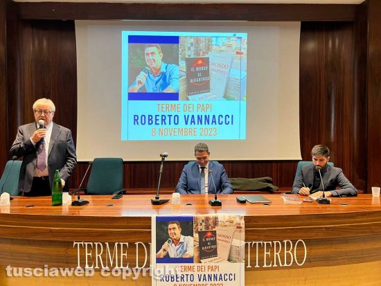 Viterbo - L'incontro di presentazione del libro del generale Vannacci