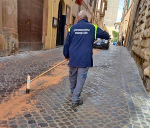 Tarquinia - Camion perde gasolio
